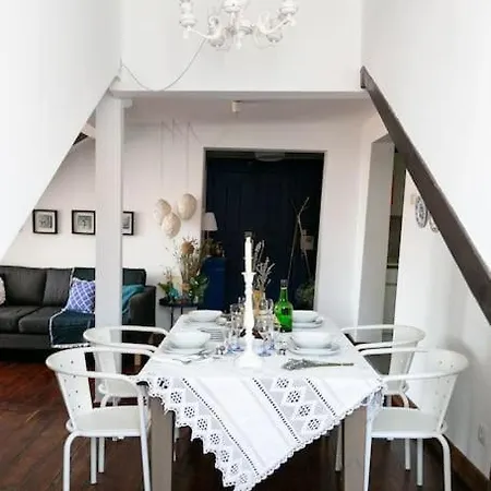 Apartmán Spacious Charming Apt In Downtown. Casa Da Baixa. *