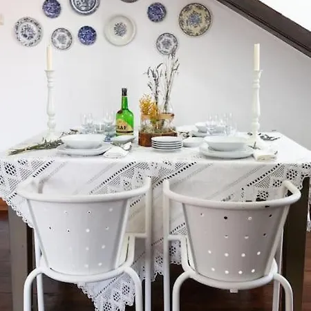 Spacious Charming Apt In Downtown. Casa Da Baixa. דירה *