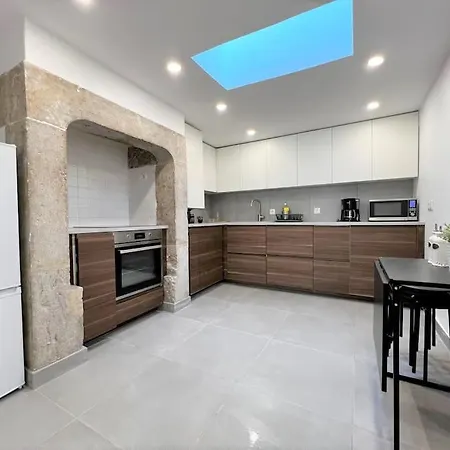 Spacious Charming Apt In Downtown. Casa Da Baixa. *